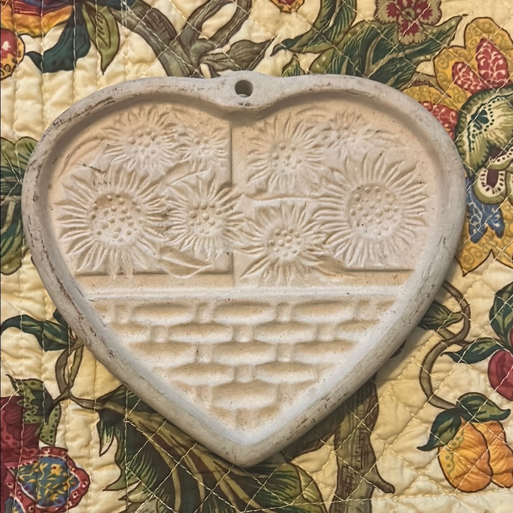 Vintage Pampered Chef Sunflower Basket